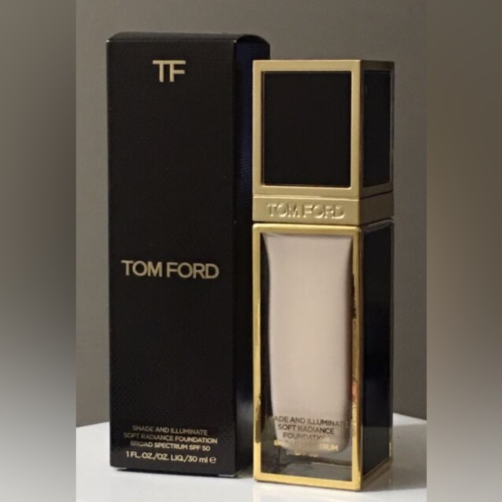 Tom Ford Shade and Illuminate Soft Radiance Foundation SPF 50 in 5.6 Ivory Beige